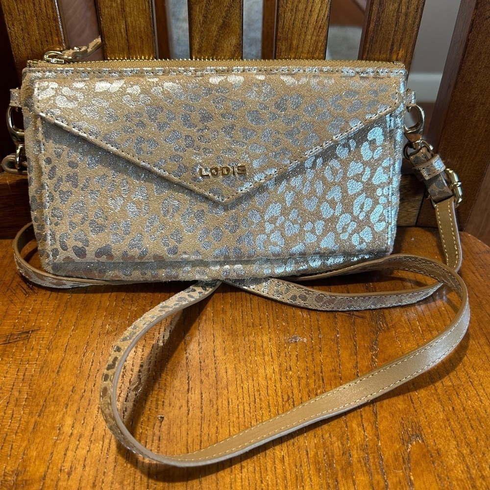 Lodis Tan & Silver Cheetah Print Wallet Convertible Crossbody Bag Like New!!